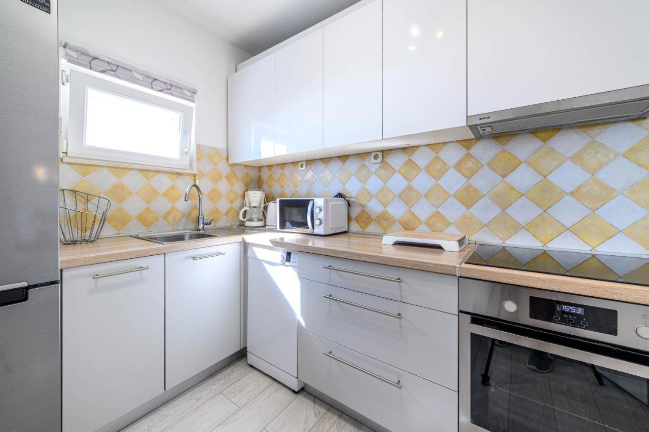 Apartment Seaside Жаборич Экстерьер фото
